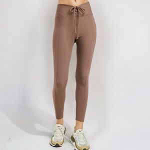 NWT Year of Ours Football Leggings